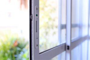Leia mais sobre o artigo Porta de Alumínio: Por Que É a Melhor Escolha para Sua Casa?