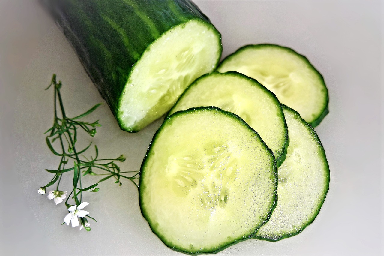 Você está visualizando atualmente Pode comer pepino à noite? Descubra o que poucos sabem
