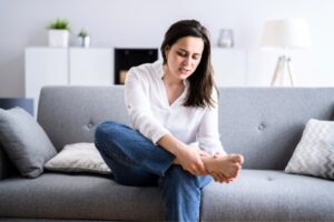 Leia mais sobre o artigo Furei o pé com prego: Veja o remédio caseiro que pode ajudar na hora