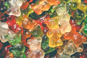 Leia mais sobre o artigo Do Que é Feito a Gelatina: Ingredientes e Curiosidades