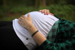 Leia mais sobre o artigo Umbigo Para Fora: Causas, Mitos e Verdades