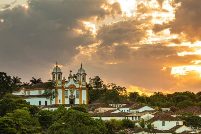 No momento, você está visualizando Segredos Urbanos: A Pequena Metrópole de Aço Desconhecida
