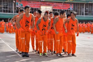 Leia mais sobre o artigo Tatuagem de Cadeia: Significados e Histórias